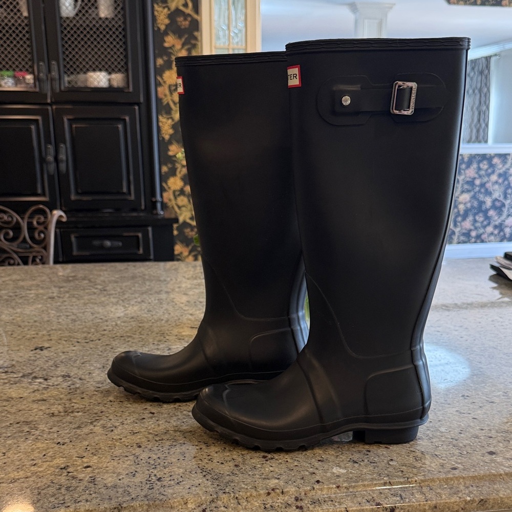 Hunter Matte Black Knee-High Rain Boots - Picture 2 of 4